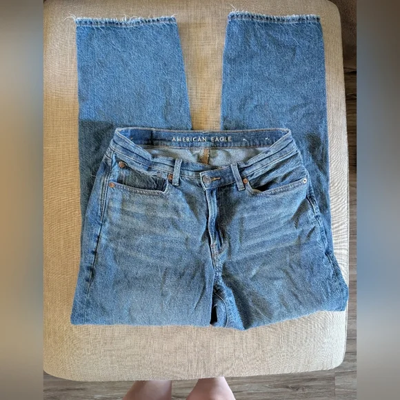 American Eagle High waist Straight Leg Short Jeans - Picture 2 of 5